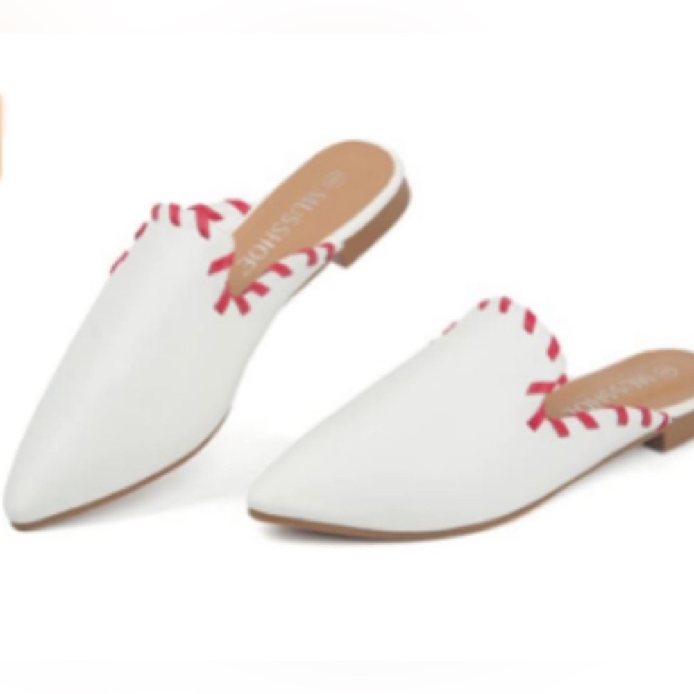 NWT MUSSHOE Red and white Mules for Women Slip On Pointed Toe Sz 9 Loafers Flats - Picture 1 of 9